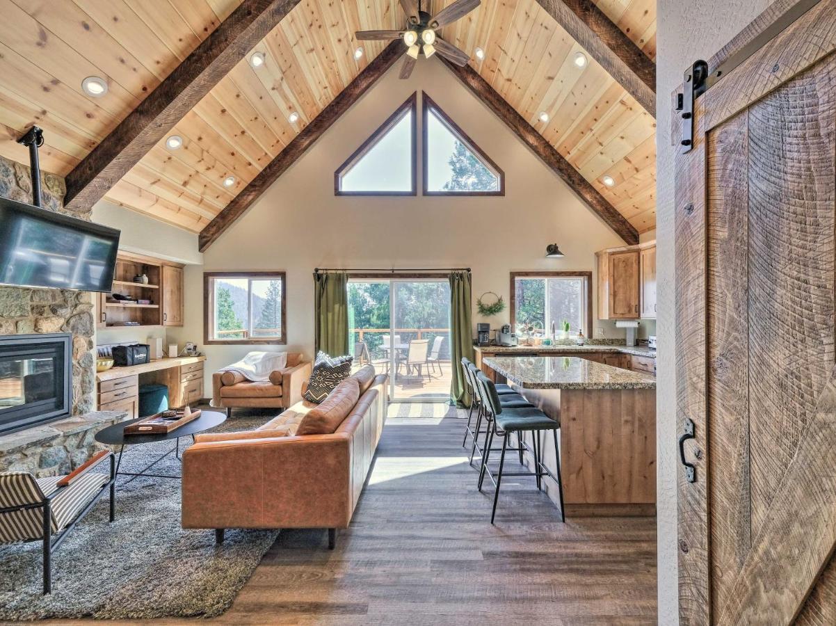 Luxury Retreat Custom Mi-Wuk Village Cabin! 외부 사진