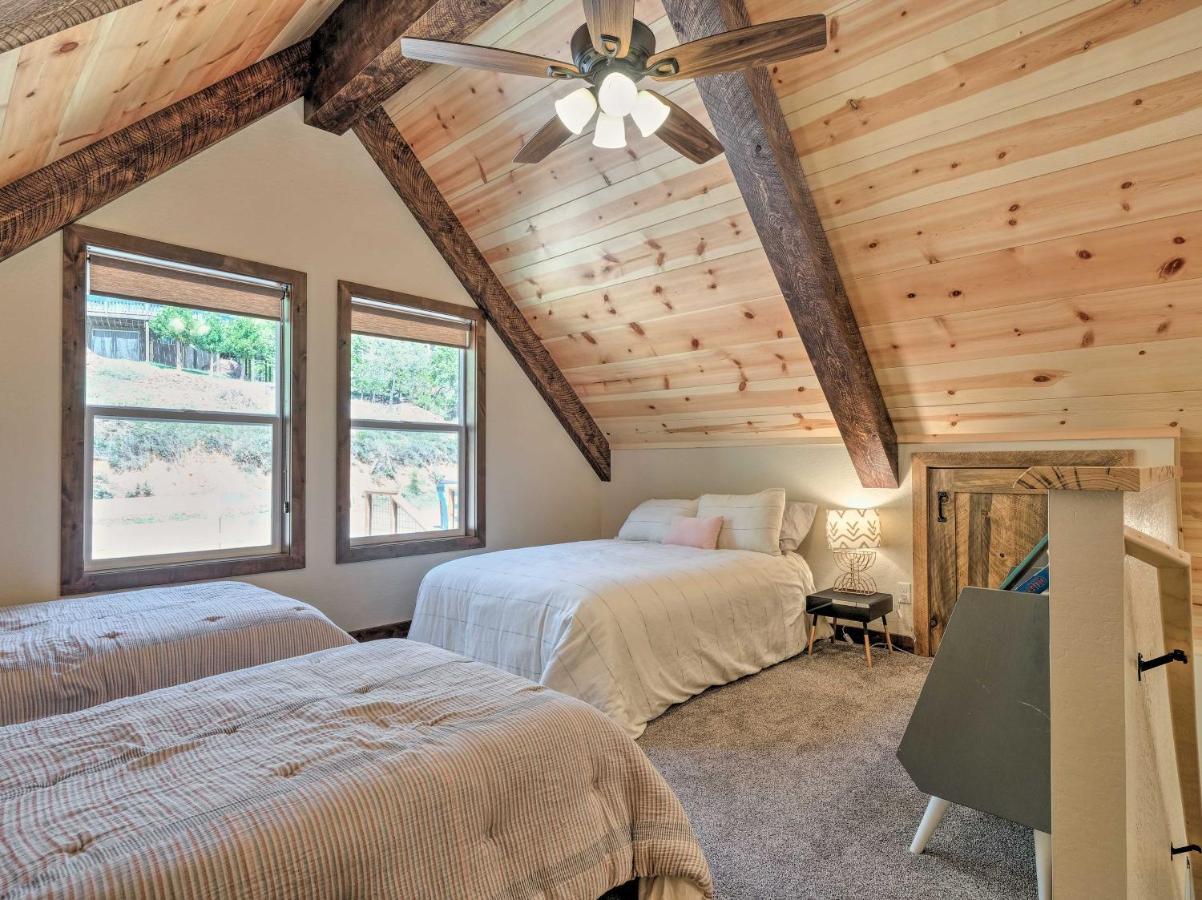 Luxury Retreat Custom Mi-Wuk Village Cabin! 외부 사진
