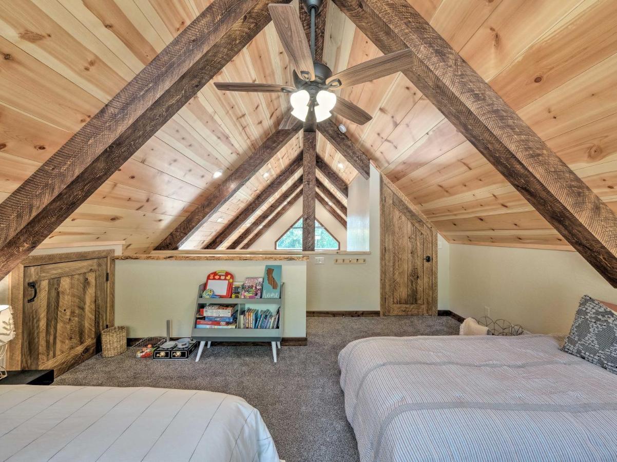 Luxury Retreat Custom Mi-Wuk Village Cabin! 외부 사진