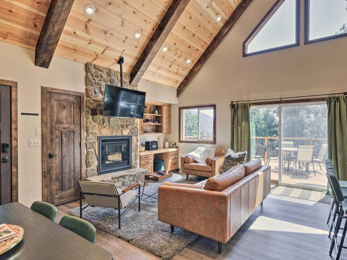Luxury Retreat Custom Mi-Wuk Village Cabin! 외부 사진